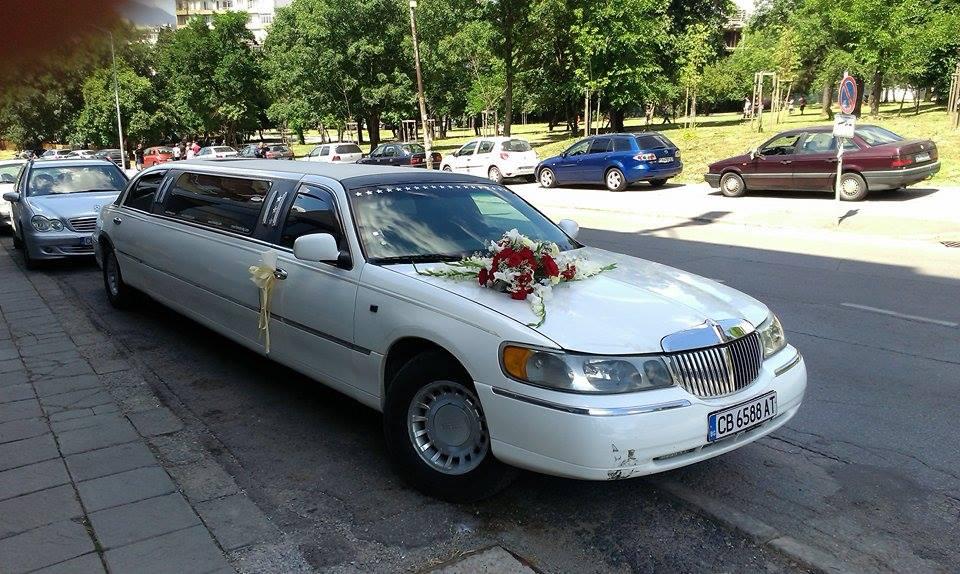 Lincoln Town Car model 2002